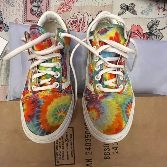 Vans unisex classic custom tie dyed sneakers. Great Women’s 6.5 Men’s 5.0 - Picture 11 of 15